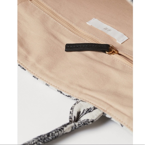 LAST 1️⃣—NWT H&M Big Tote Dior Style Bag - Picture 8 of 16